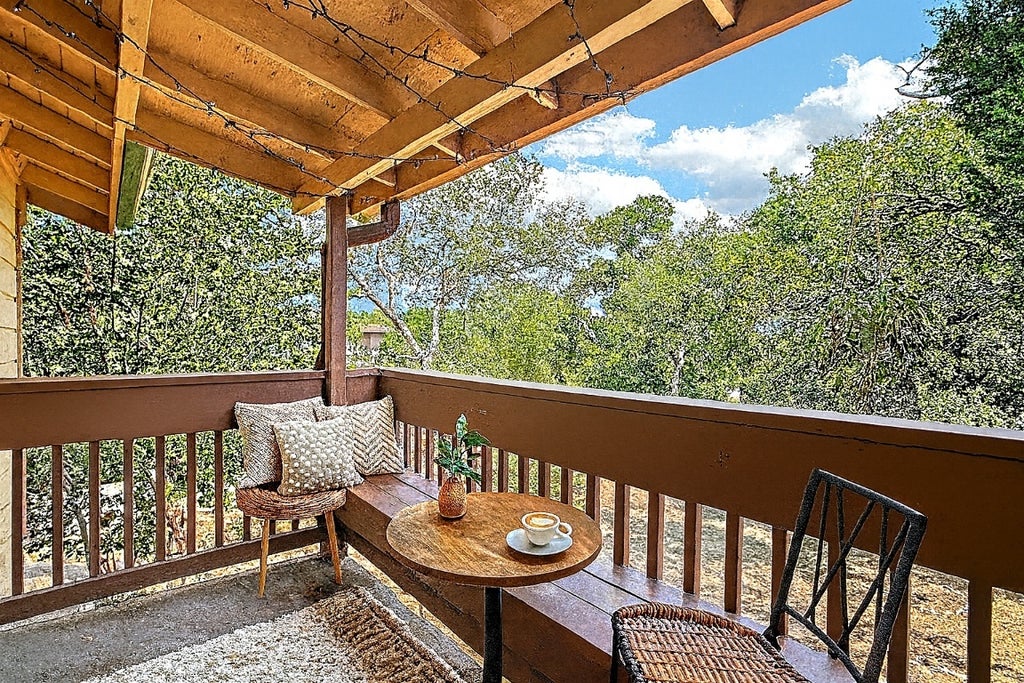 101 Blue Ridge Trail C, West Lake Hills