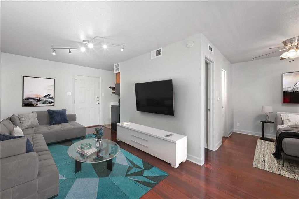 Photo of Listing #4605762