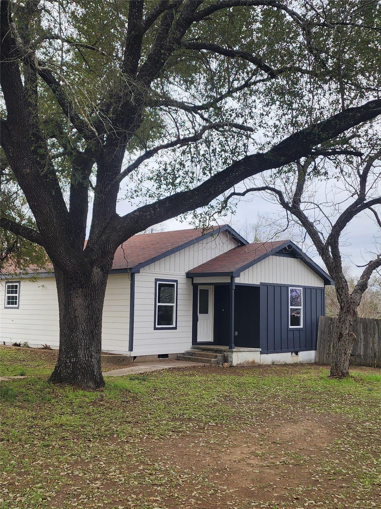 Photo of Listing #1838691