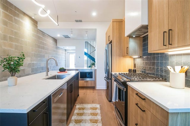 700 Denson Drive 1104, Austin