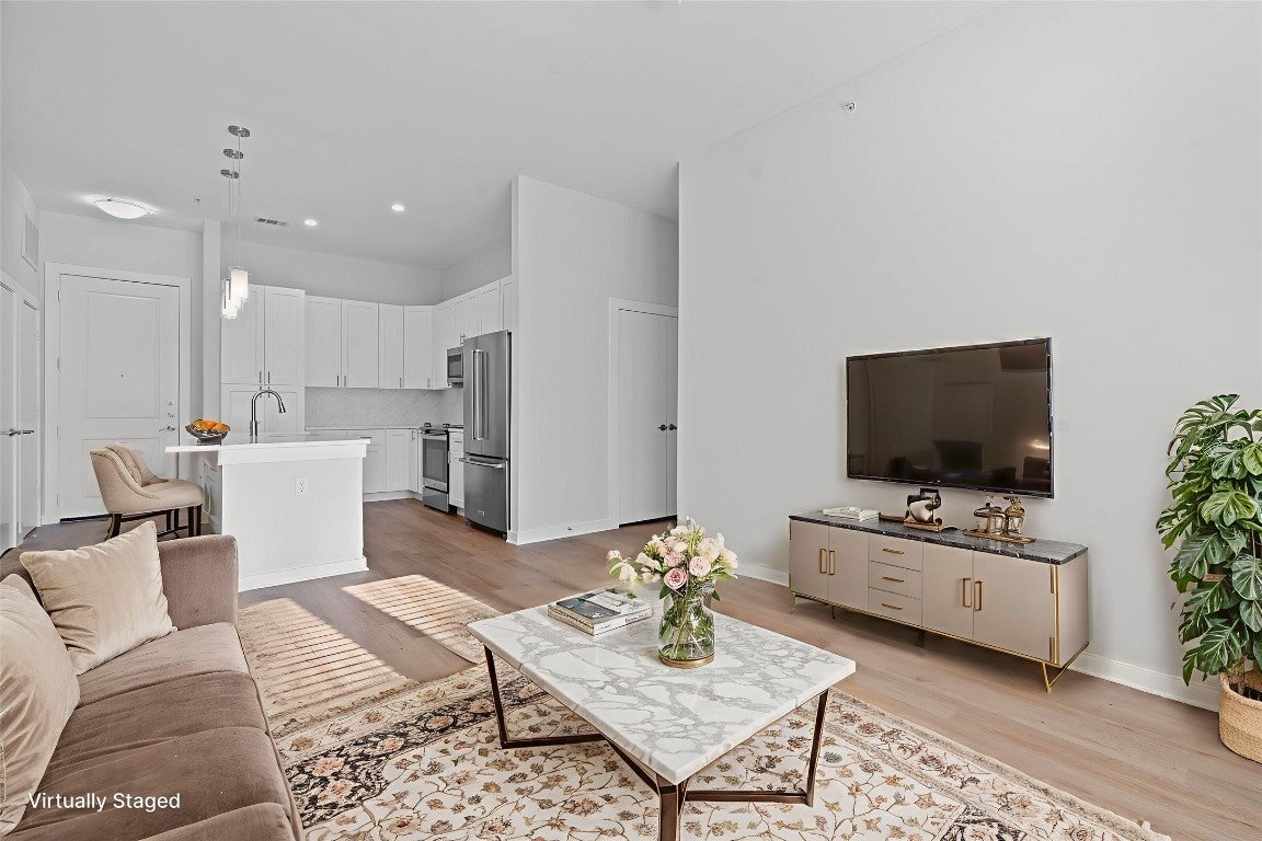 Photo of Listing #7000605