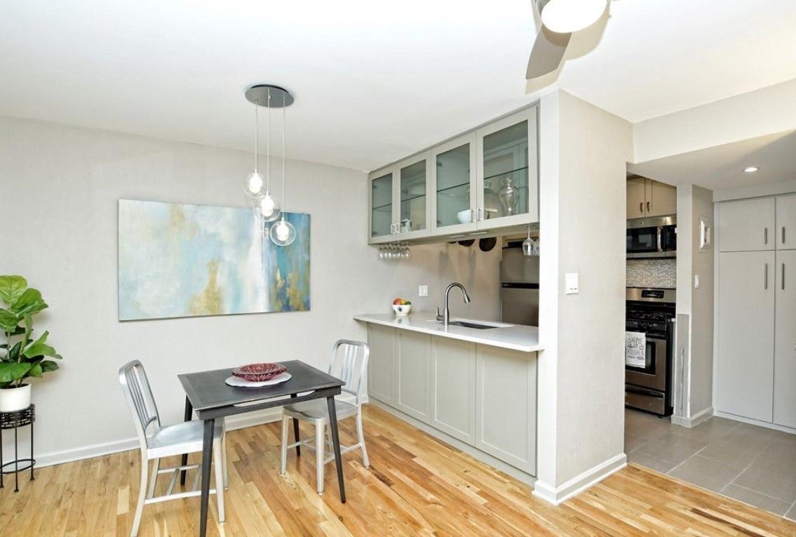 Photo of Listing #1911878