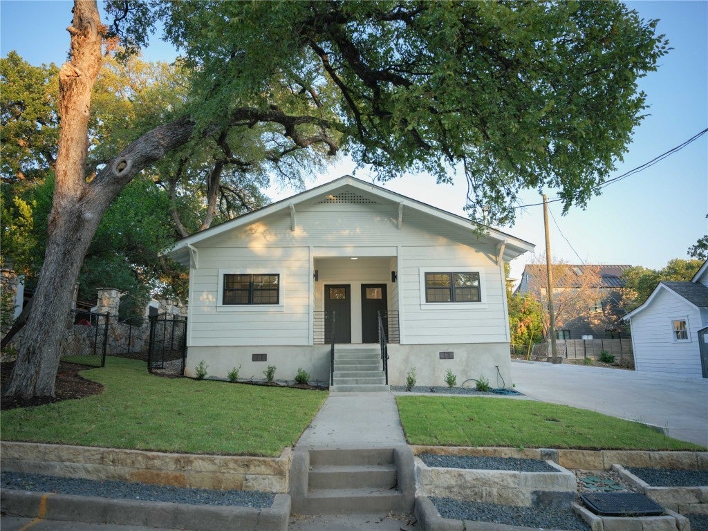 803 Oakland Ave B, Austin