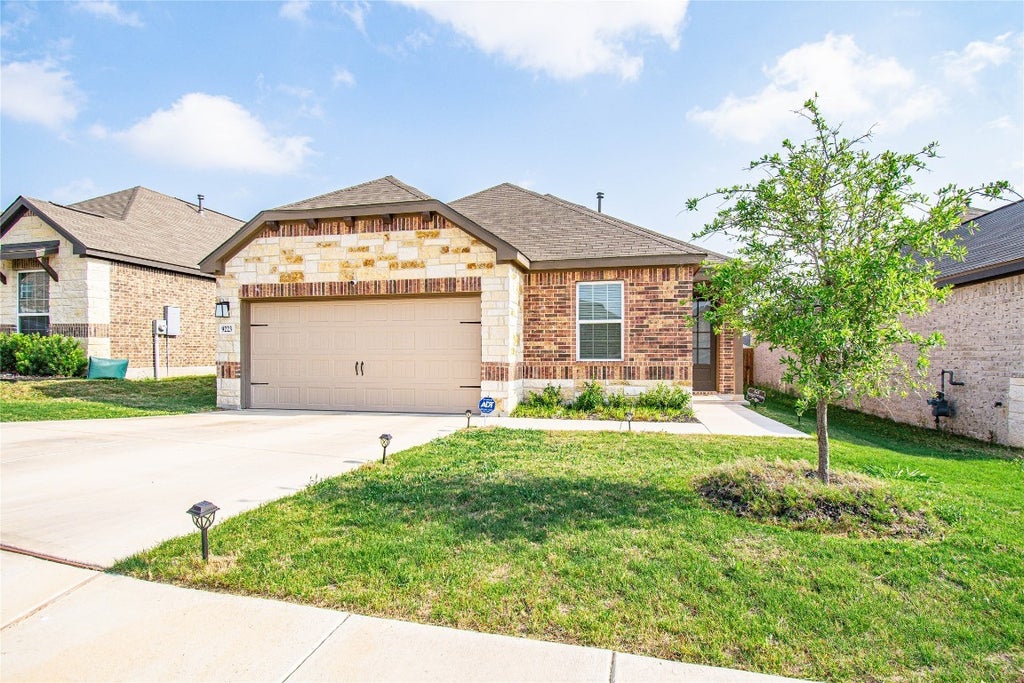 9223 Espadrille Run, Converse