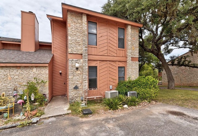 10 Cypress Fairway Village, Wimberley