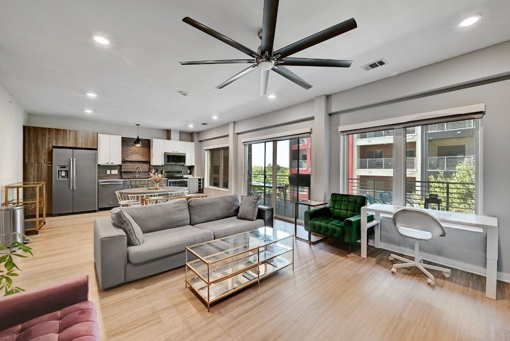 4361 S Congress Avenue 336, Austin