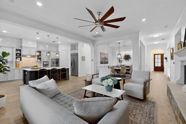 102 Kildrummy Lane, Lakeway