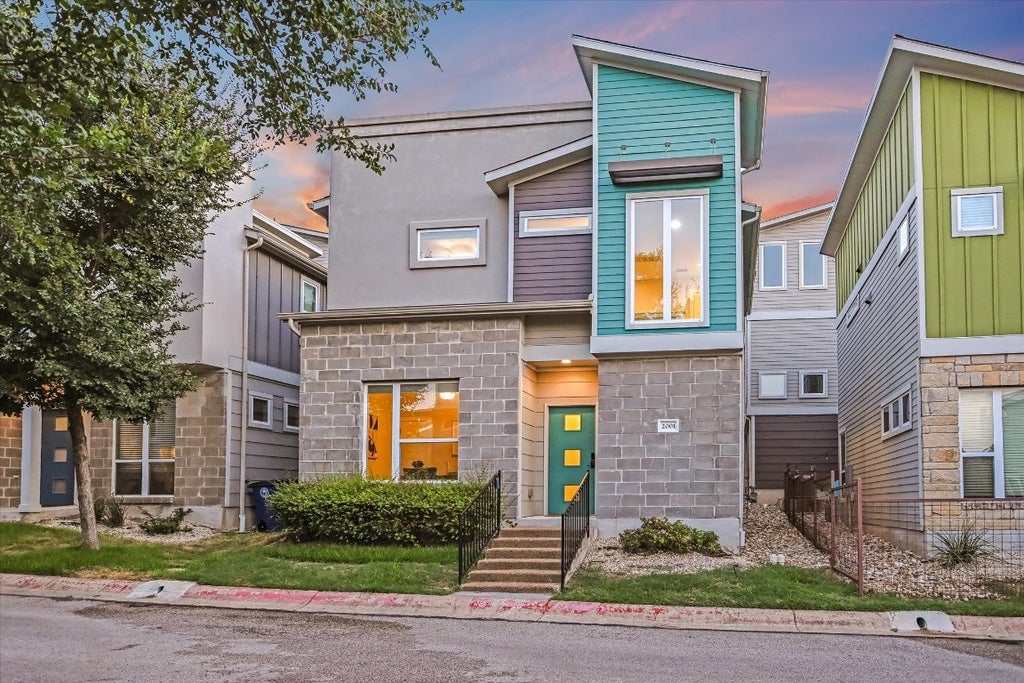 2001 Tramson Drive, Austin
