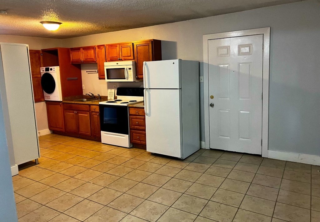 1900 Alguno Road B, Austin