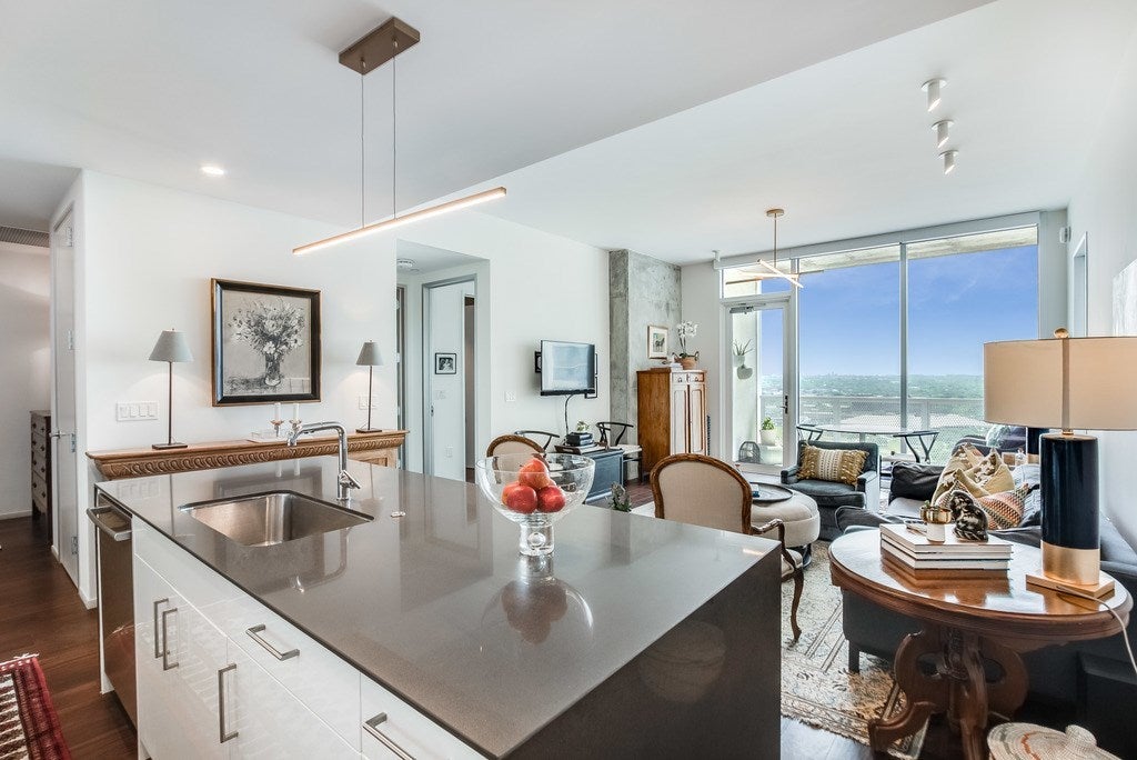 301 West Avenue 2007, Austin