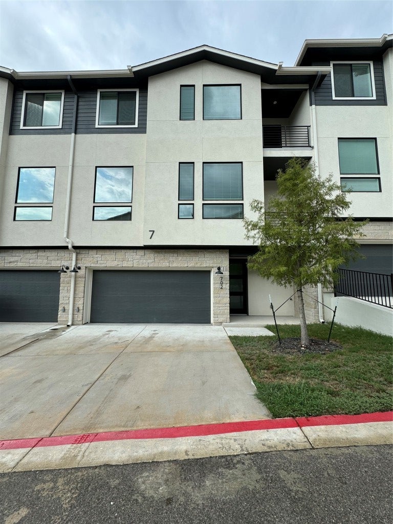 2050 Lohmans Spur 702, Lakeway