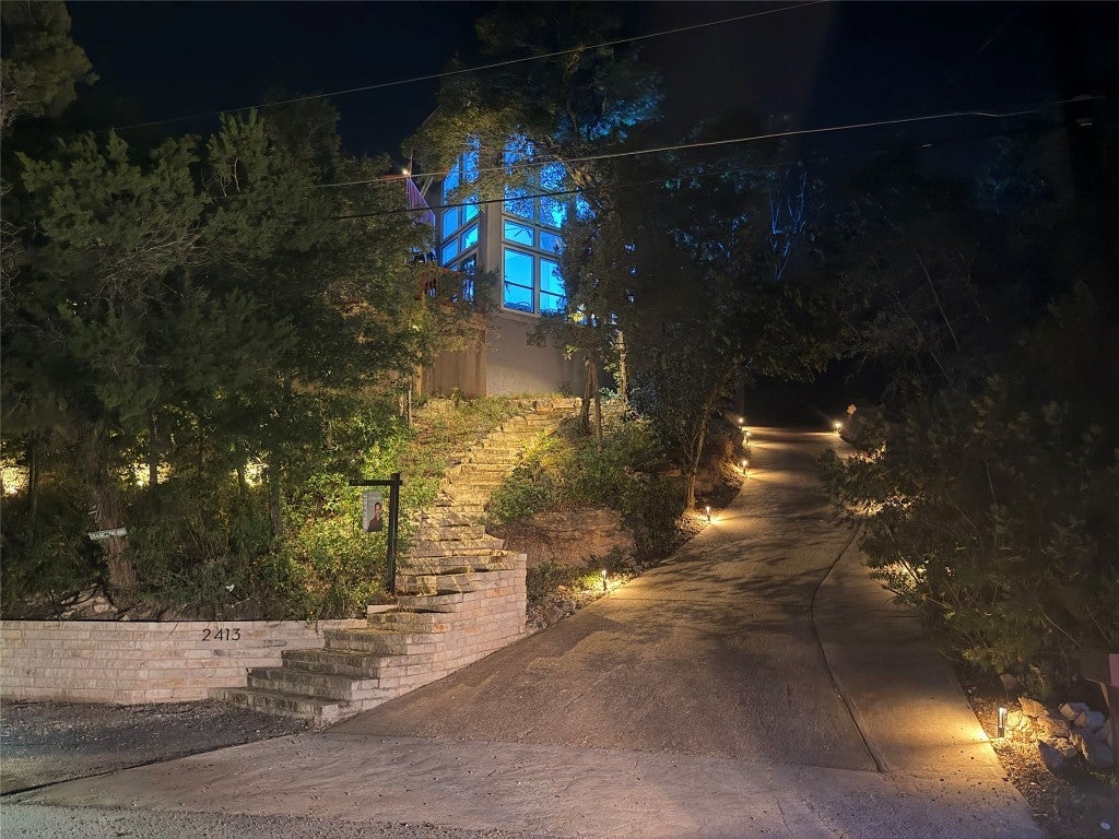 2413 Crazyhorse Pass, Austin