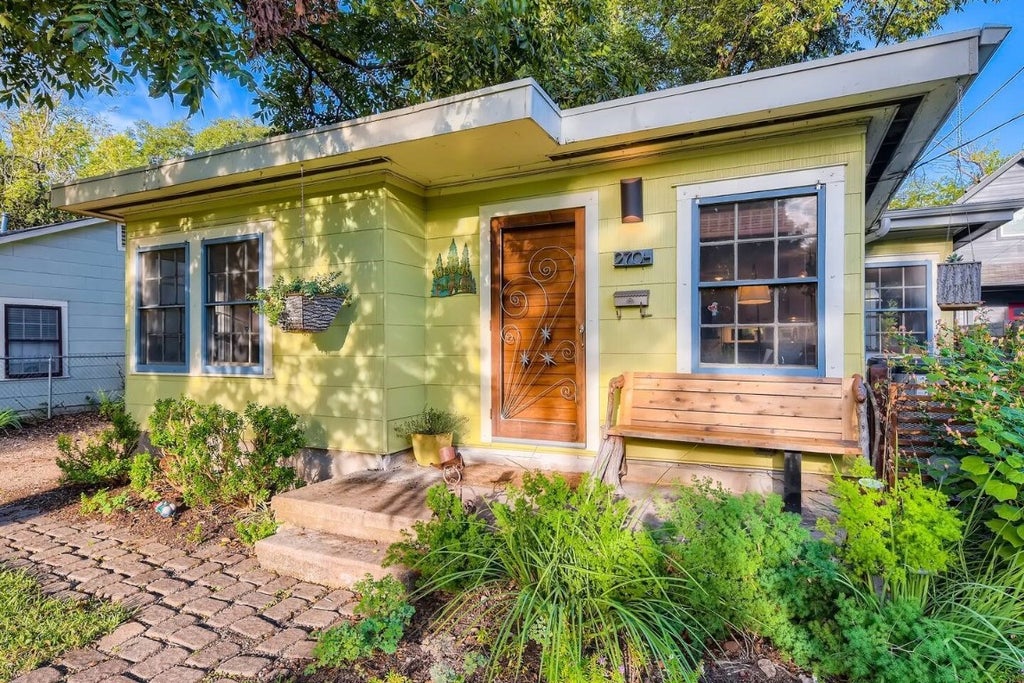 2704 Stacy Lane, Austin