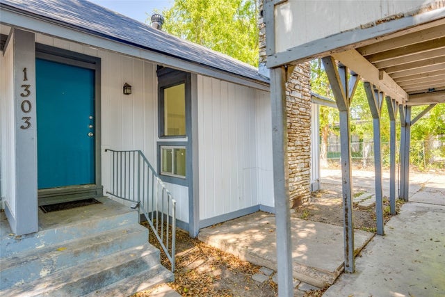 1303 E Saint Johns Avenue, Austin