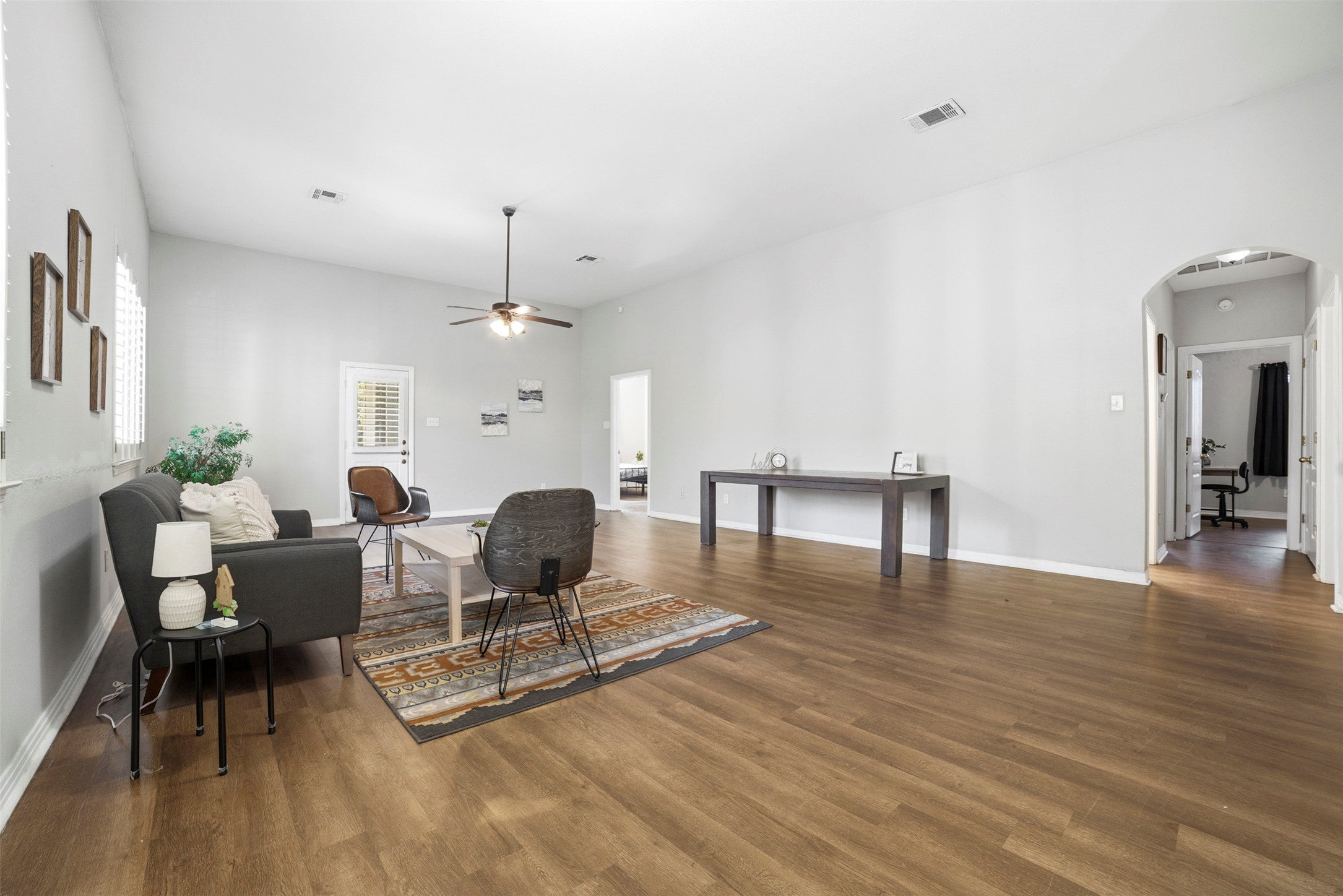 Photo of Listing #3667412