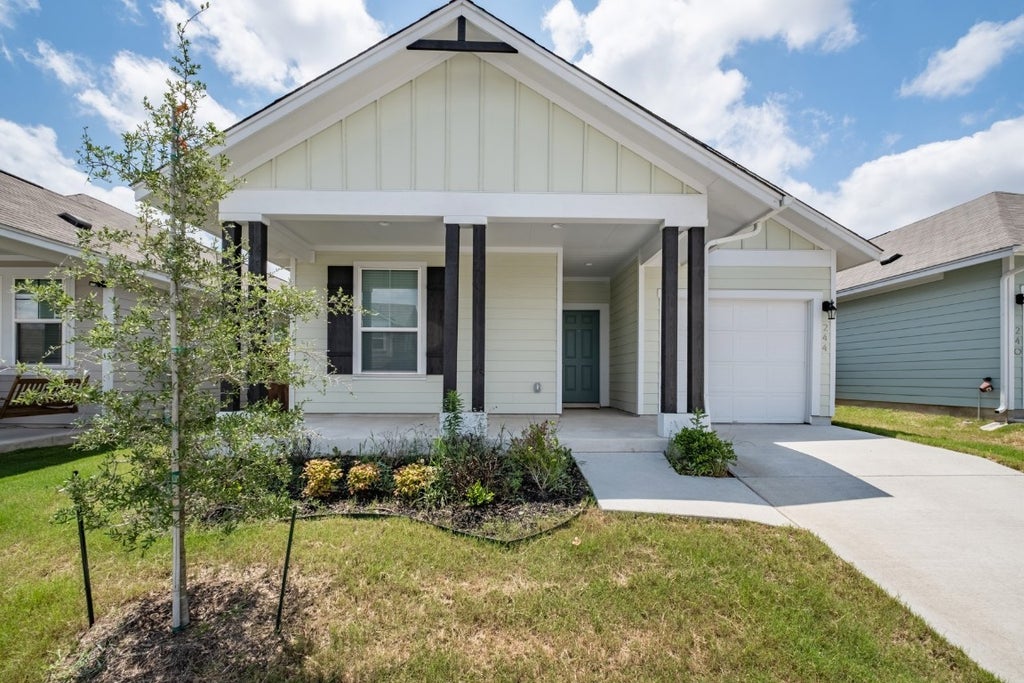 244 E Broade Street, Leander