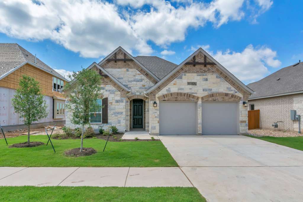 2208 Bell Mare View, Leander