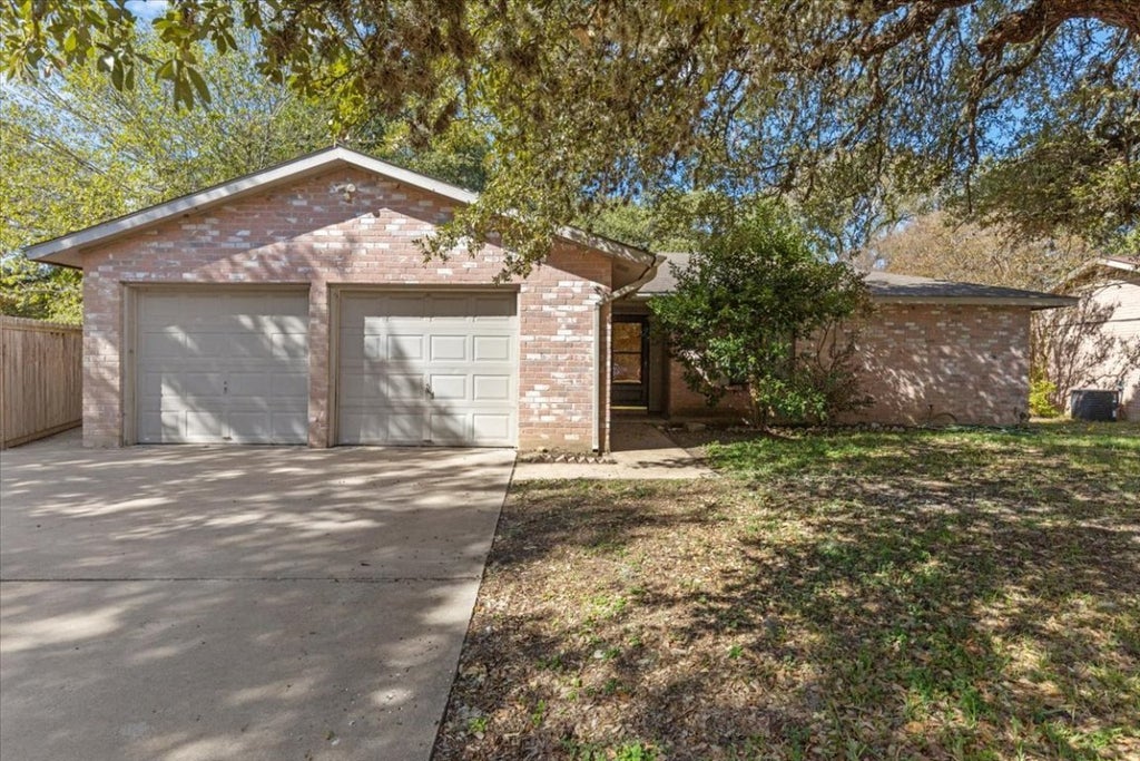 6300 London Drive, Austin