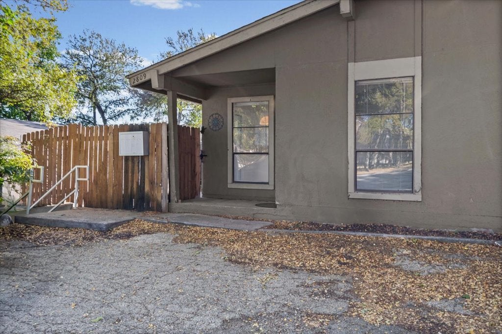 Photo of Listing #2180384