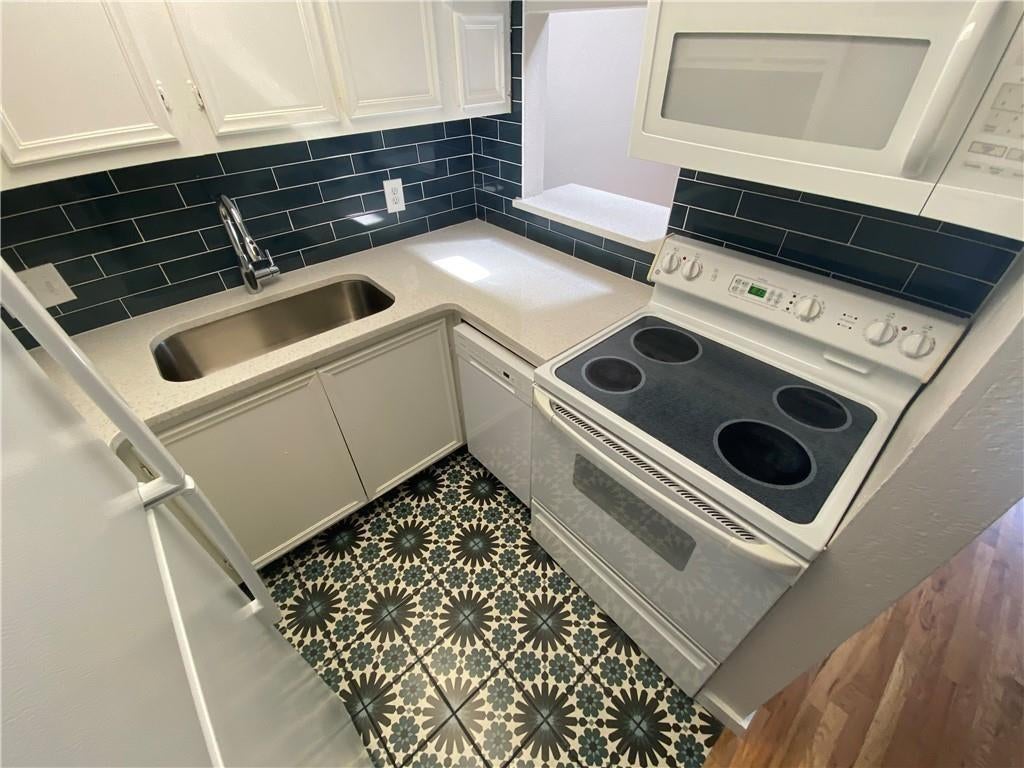 Photo of Listing #4299633