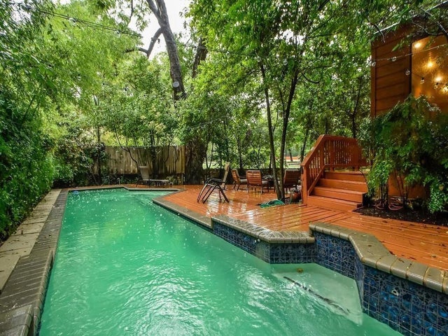 800 Leonard Street, Austin