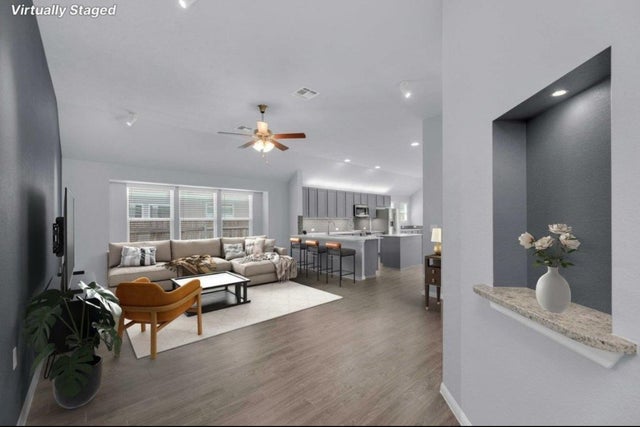 9944 Comely Bend, Manor