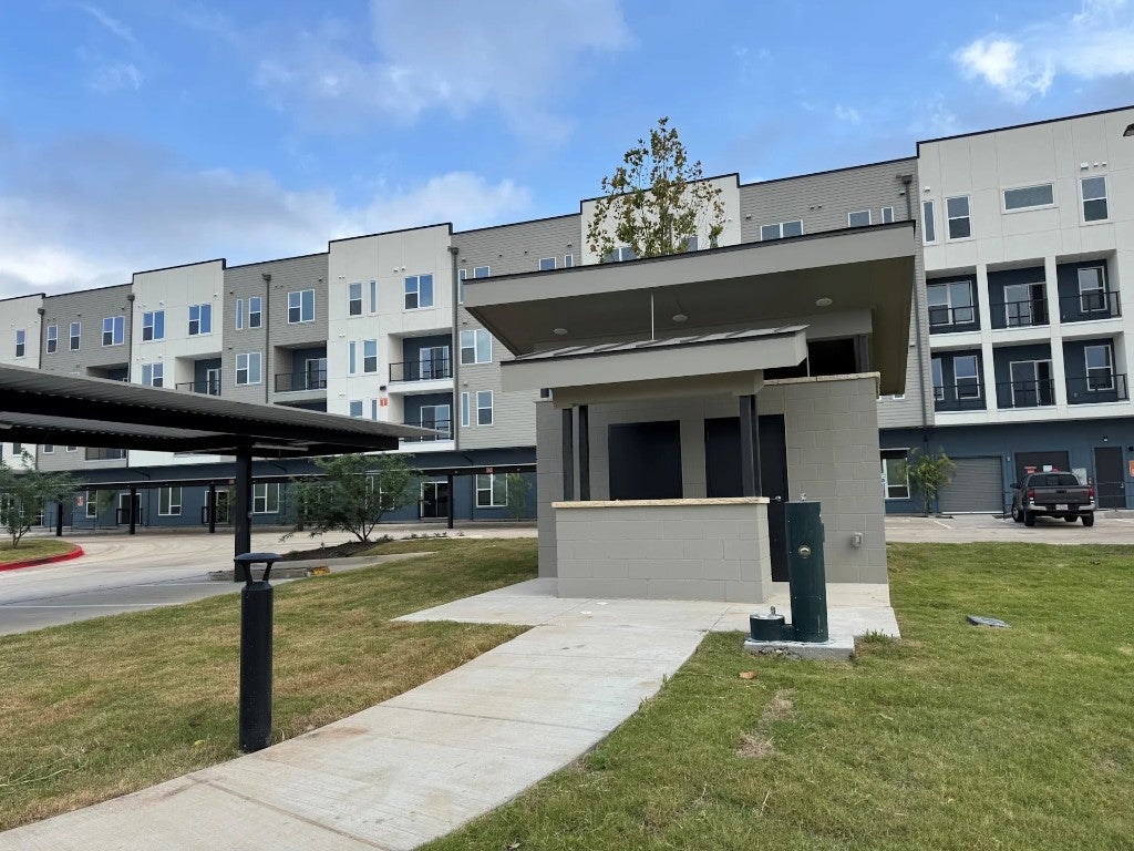 Photo of Listing #8231541