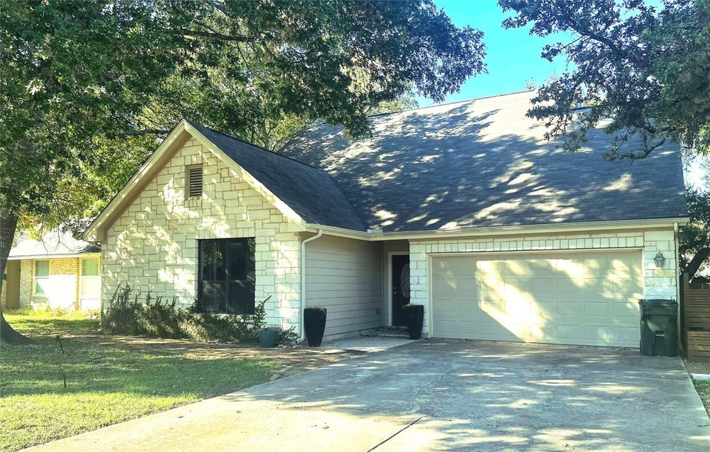10104 Missel Thrush Drive, Austin