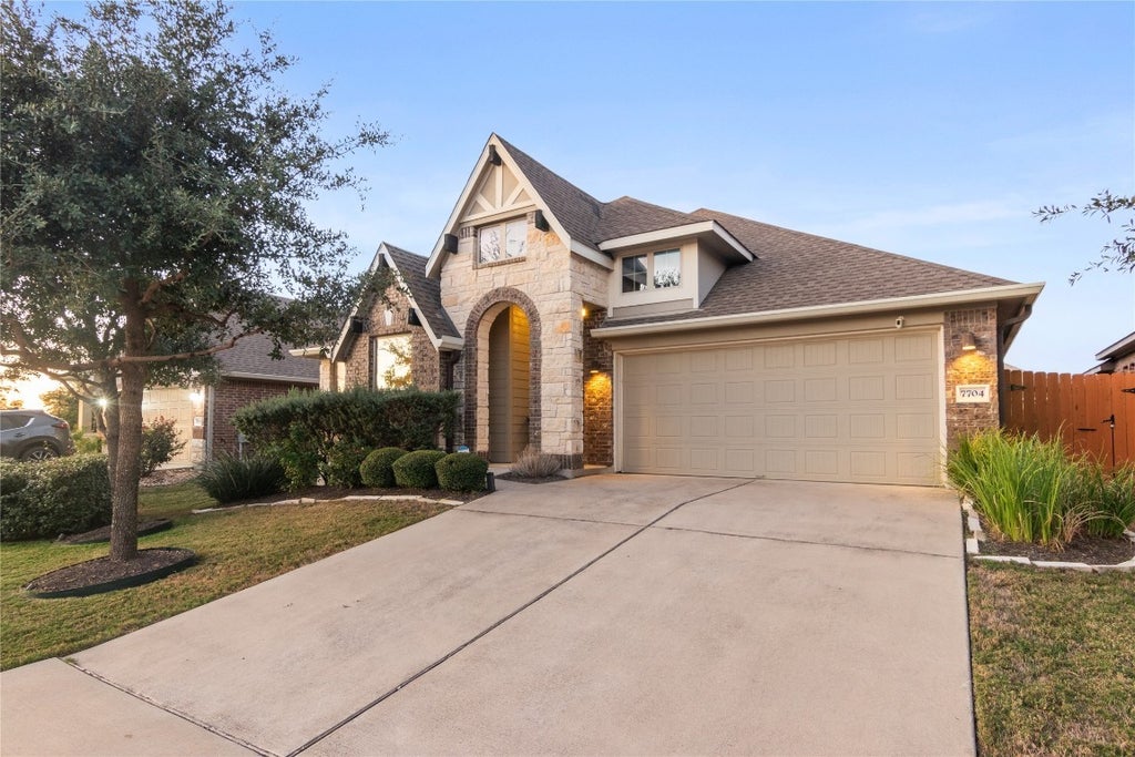7704 Vista Mejor Drive, Austin