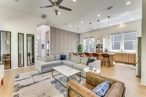 Photo of Listing #1390819