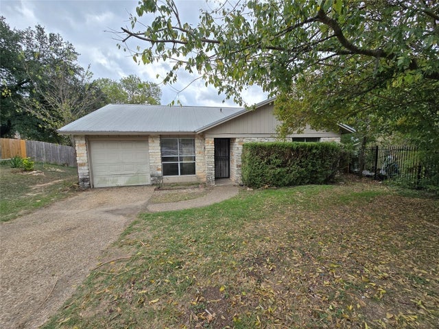1109 Village Green Drive, Austin