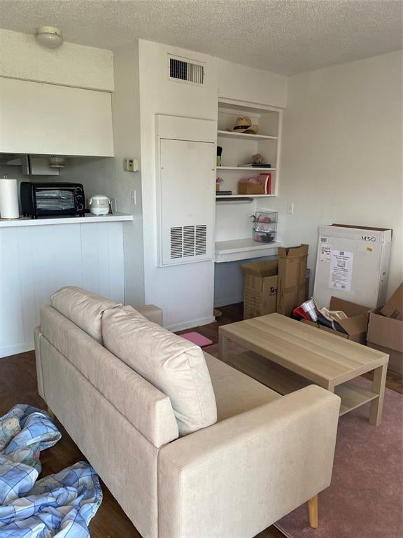 Photo of Listing #3426100