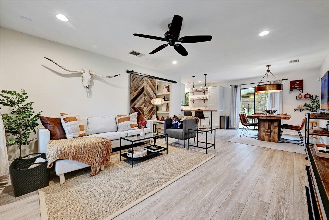 Photo of Listing #1753335