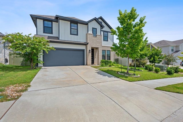 16913 Adoro Drive, Manor