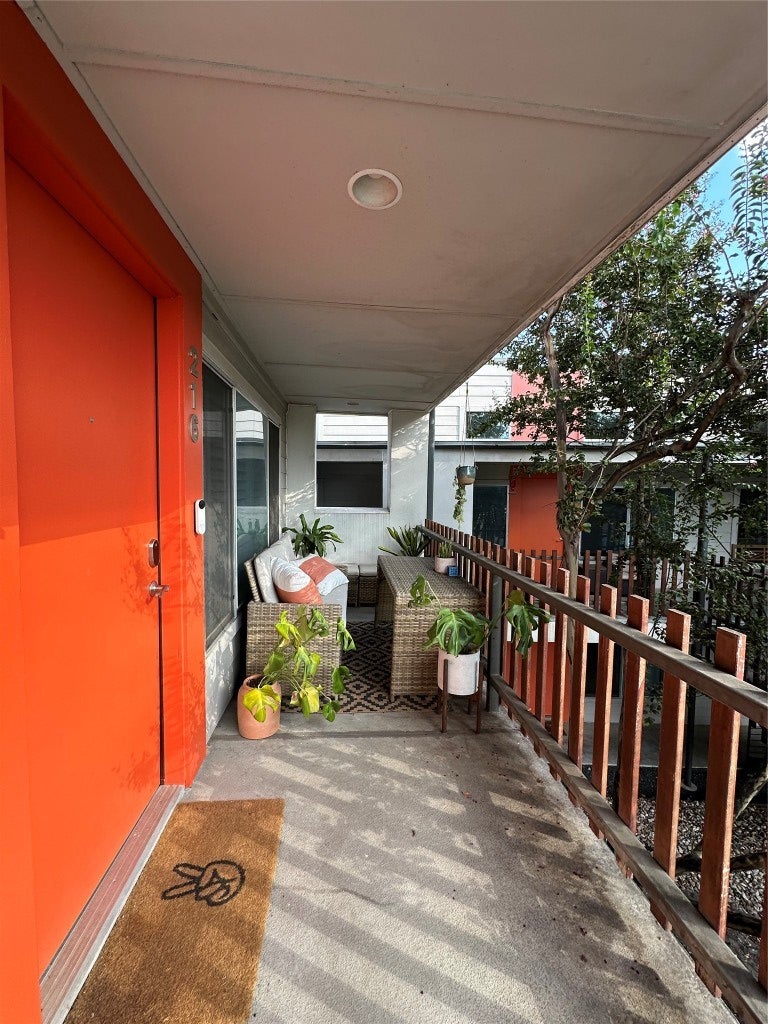 2200 Dickson Drive 216, Austin