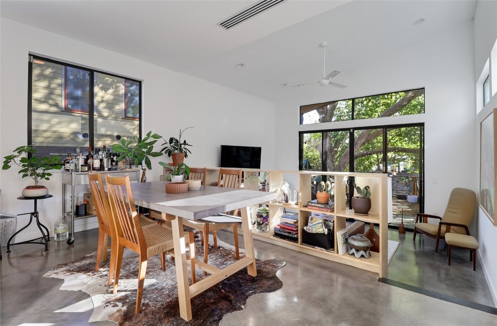 2709 E 14th Street A, Austin