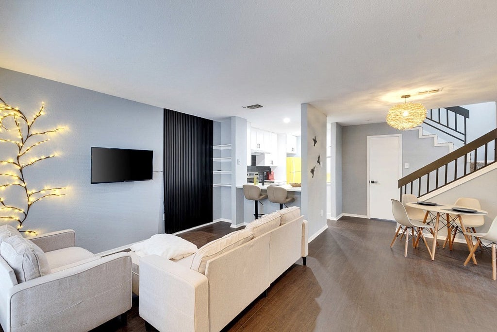 2018 W Rundberg Lane 5d, Austin