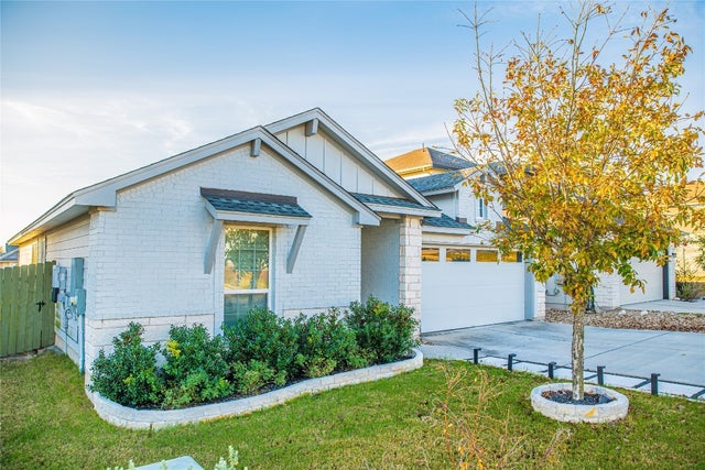 9905 Comely Bend, Manor