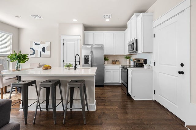 13501 Metric Boulevard 8, Austin