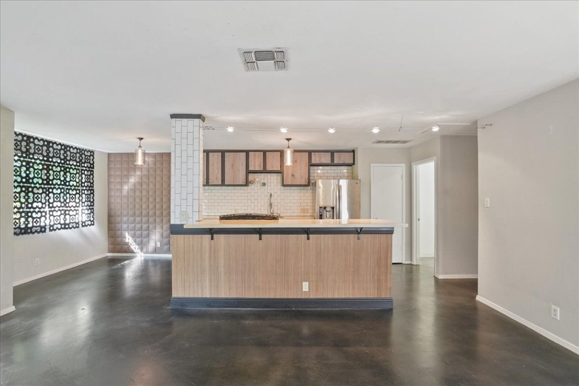 Photo of Listing #1291584