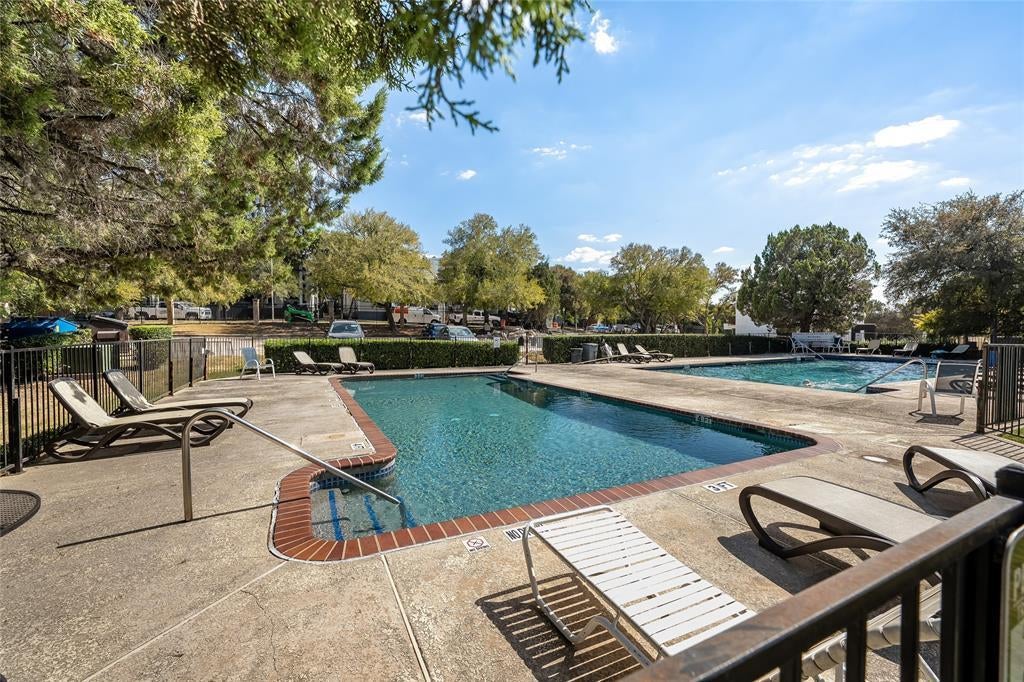 Photo of Listing #9683932