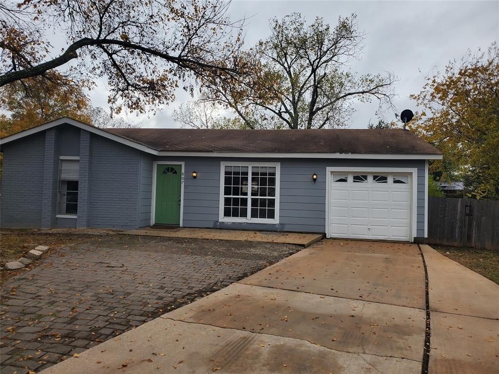 807 Fernwood Cove, Round Rock