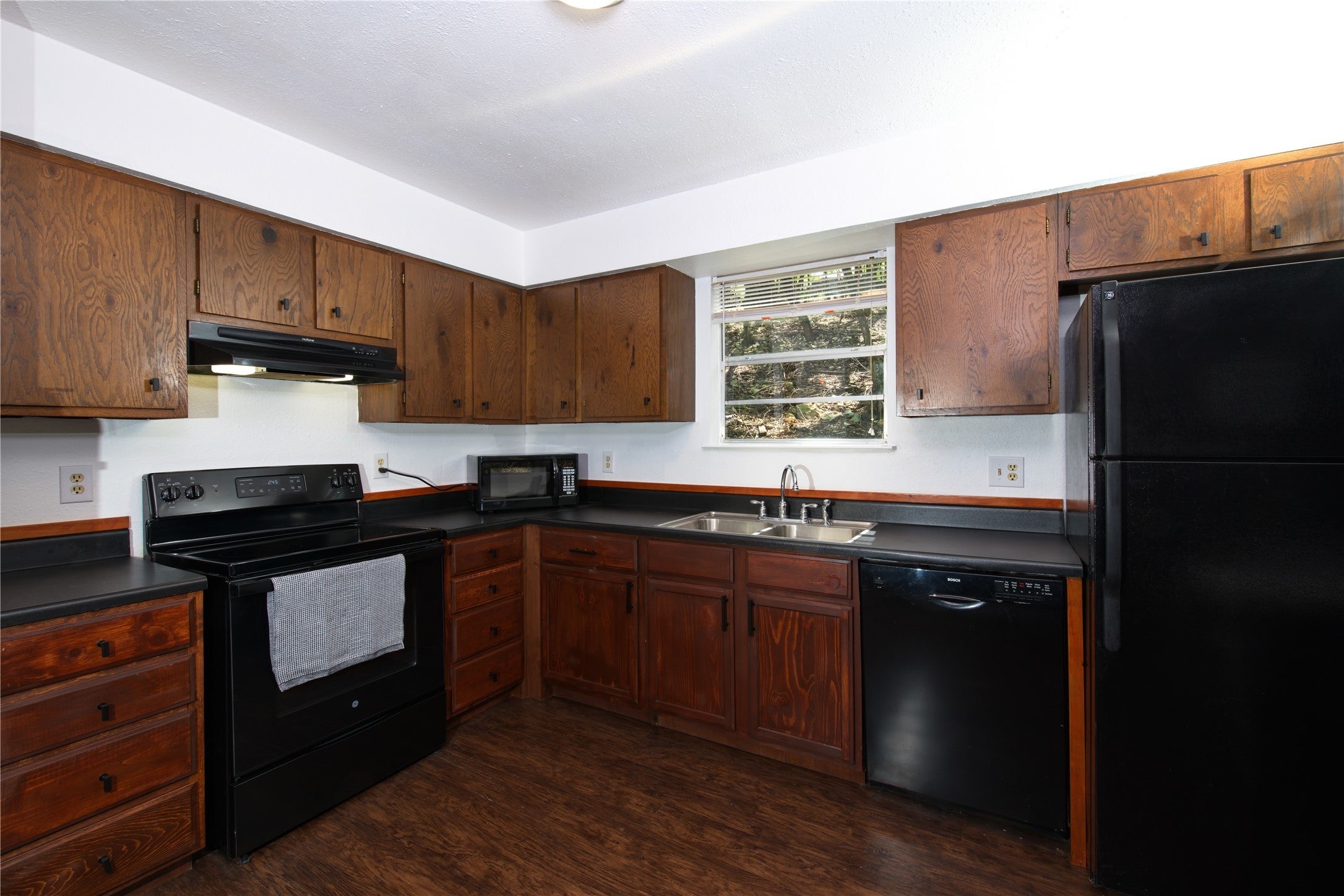 Photo of Listing #3892418