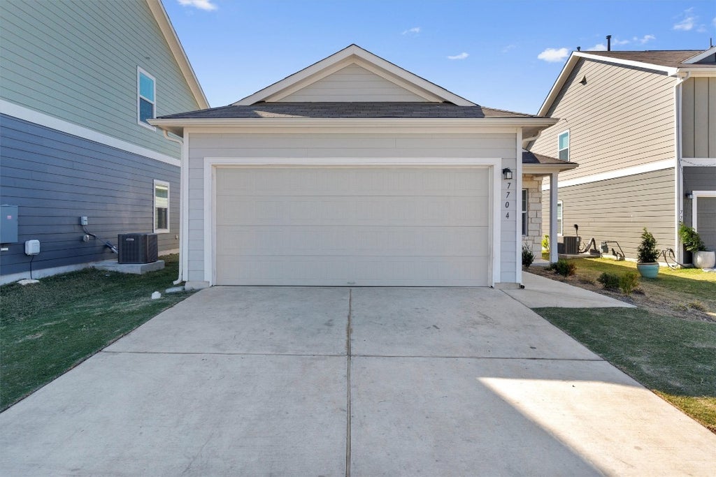 7704 Poppy Petal Dr Loop, Del Valle