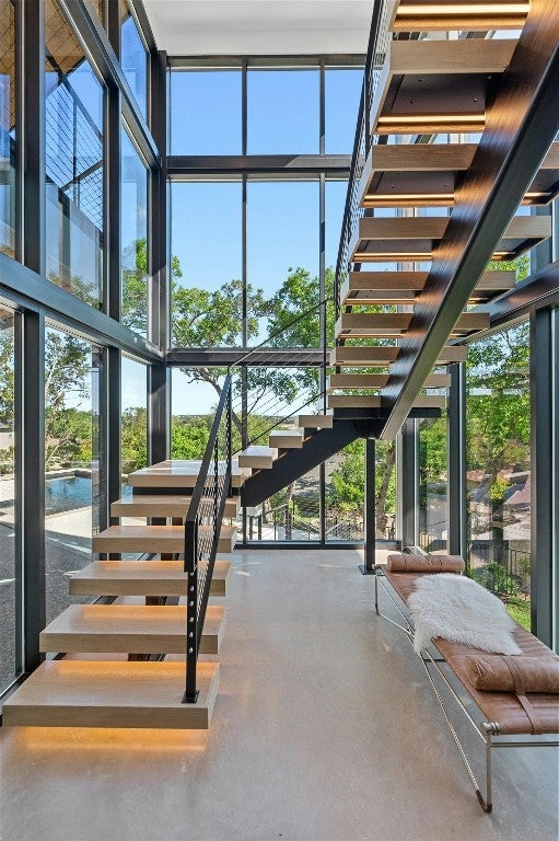 Photo of Listing #2340297