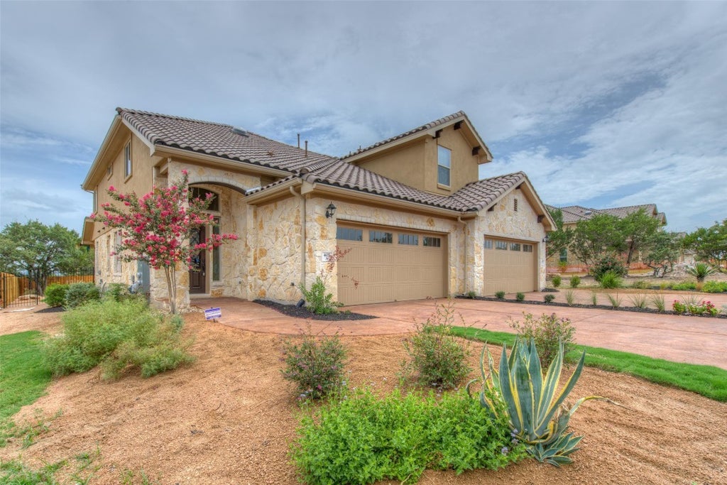 405 S Meadowlark Street A, Lakeway