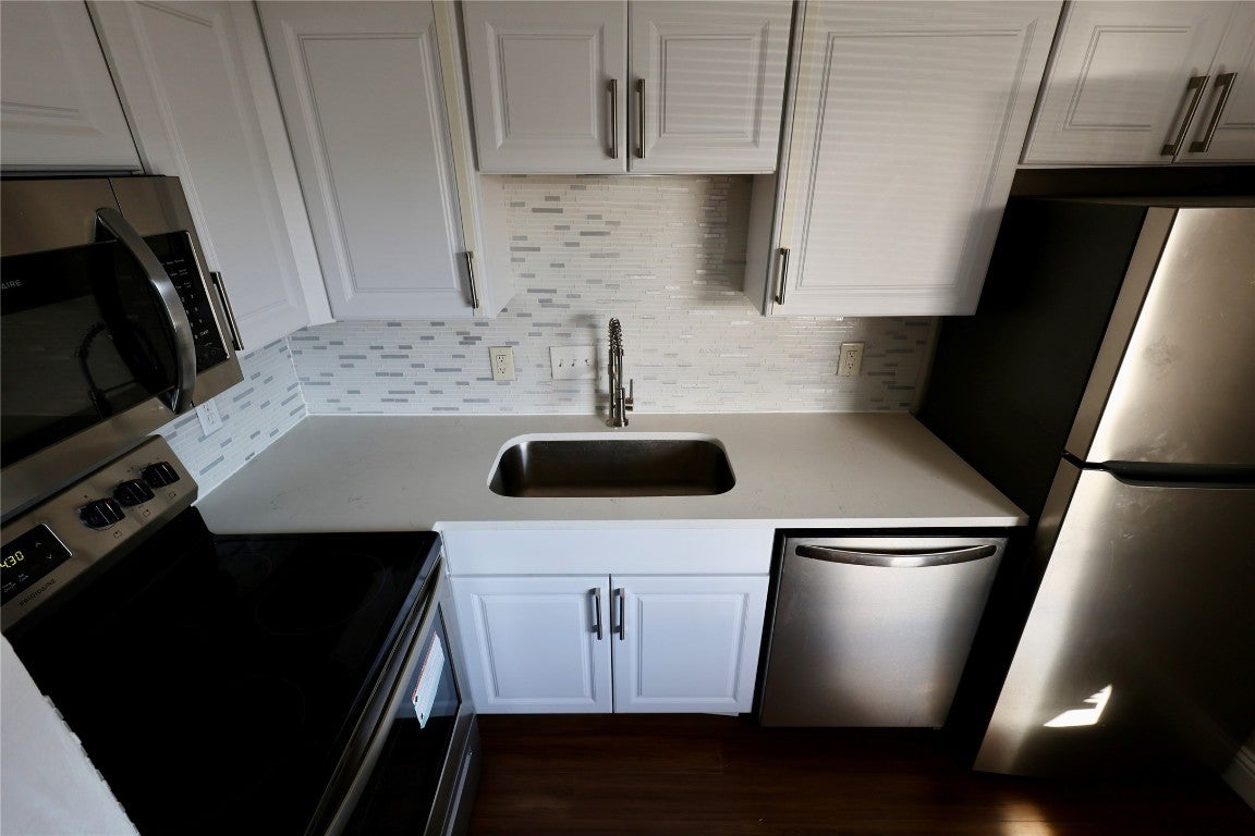 Photo of Listing #4445737