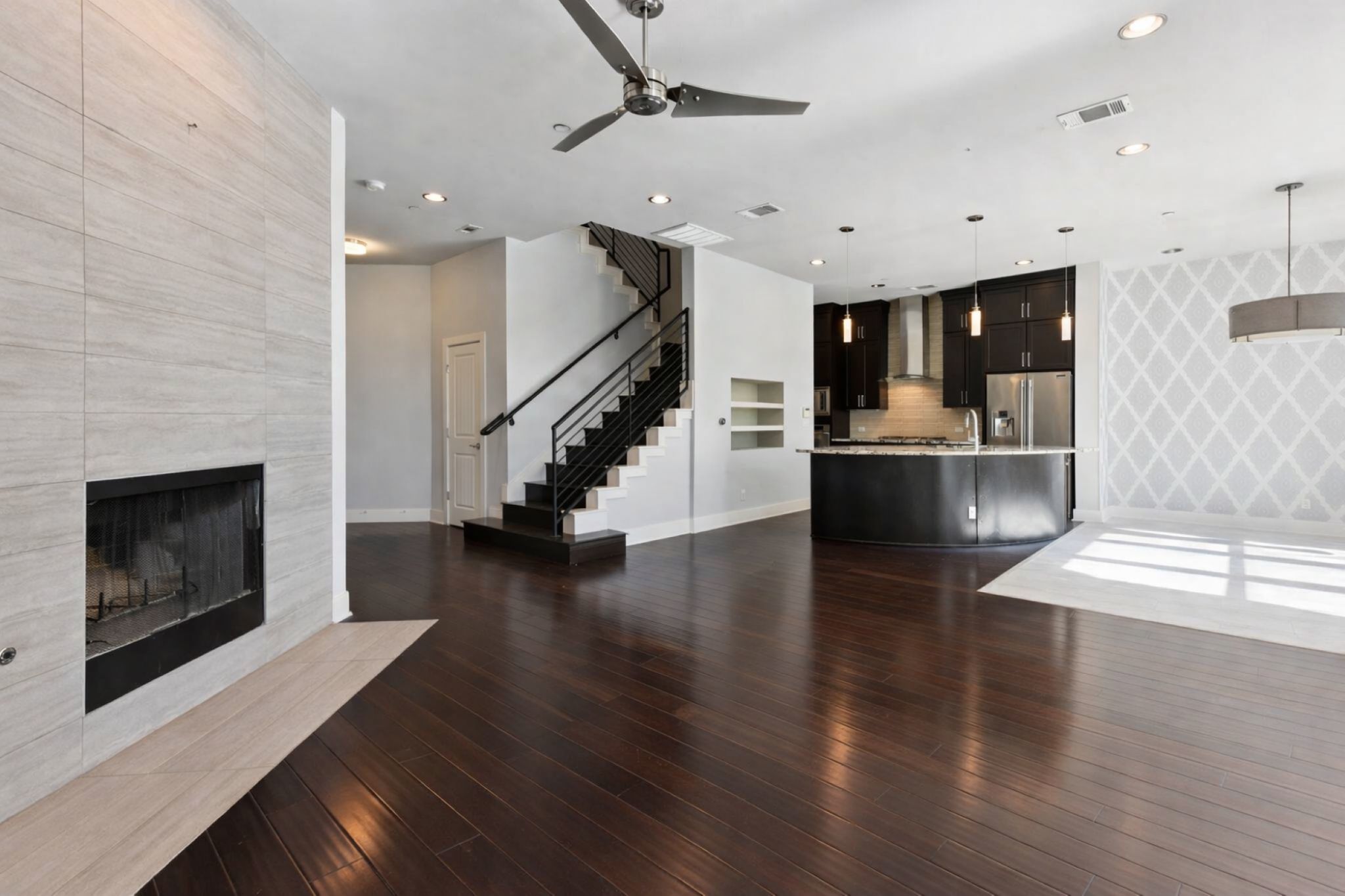 Photo of Listing #8052040