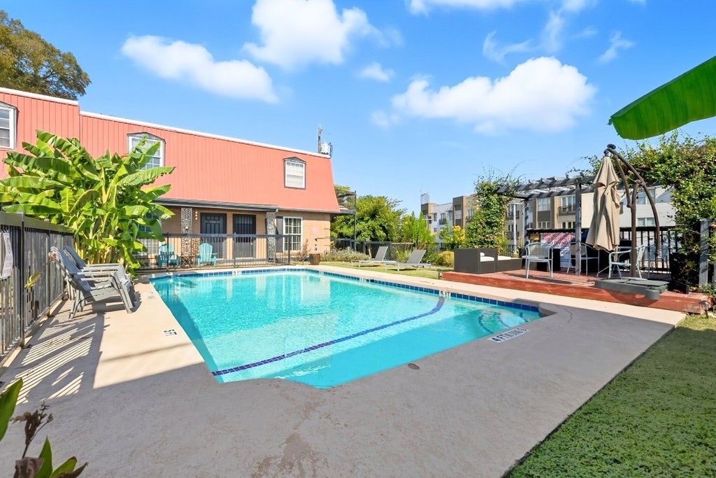 900 S Lamar Boulevard 210, Austin