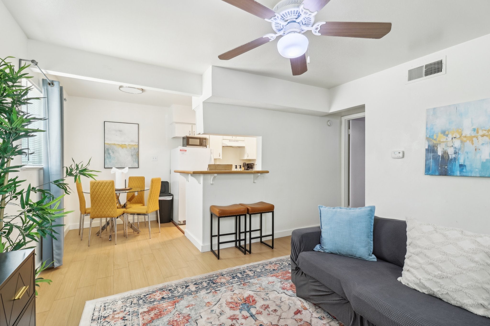 Photo of Listing #1063144